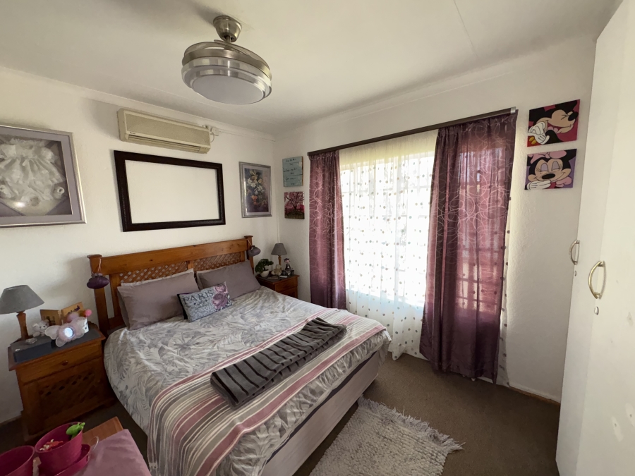 4 Bedroom Property for Sale in Heuwelsig North West